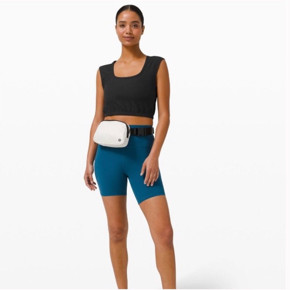 Lululemon LA Cap Sleeve Crop Tee Black Size 8 - Picture 2 of 8